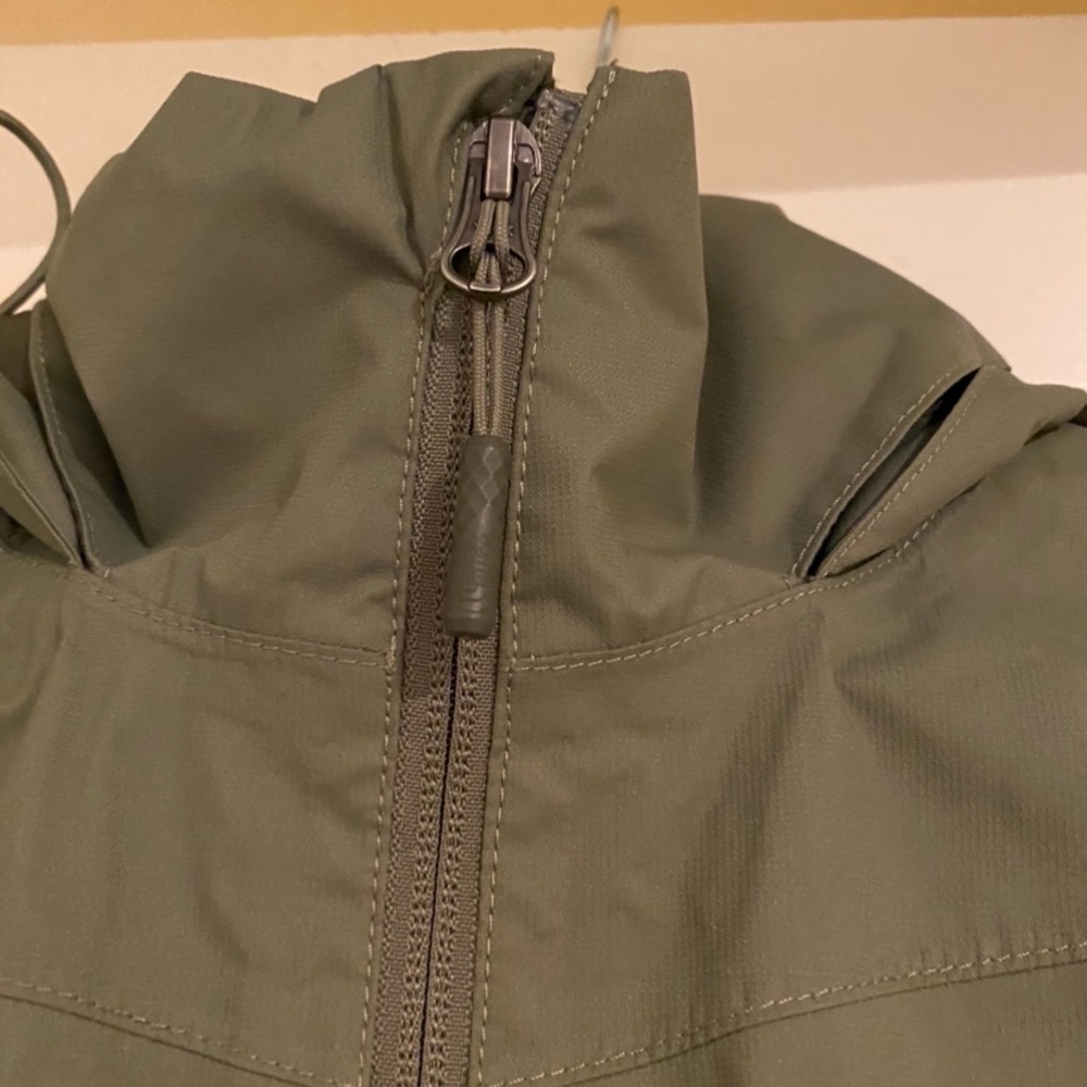 The North Face Women’s Hooded Dry Vent Jacket Size M
Color Thyme - Picture 8 of 16
